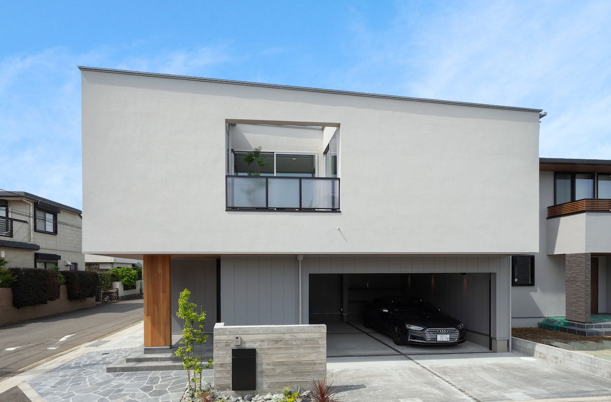 小田原市の住まい｜昼景の外観とビルトインガレージ
